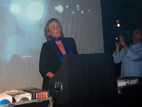 DJ Liesbeth Homans opent het dansfeest
